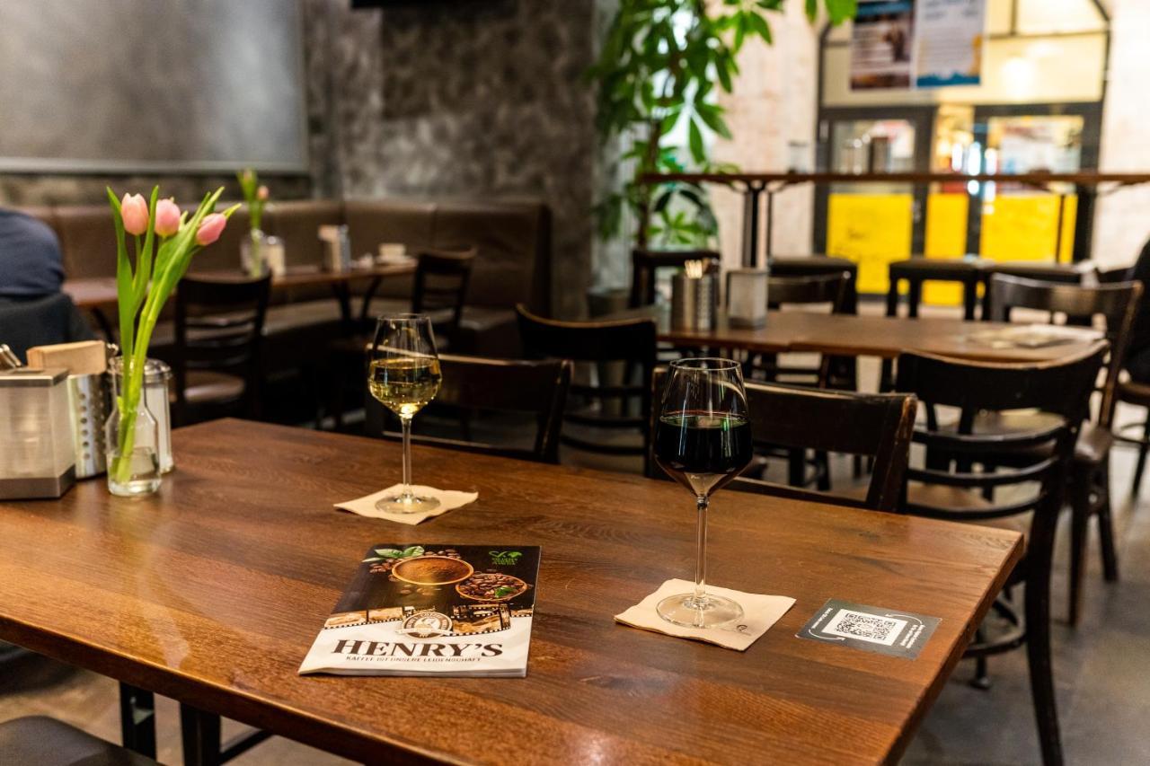 Hostel Henriettas Sleeping Ulm Zewnętrze zdjęcie